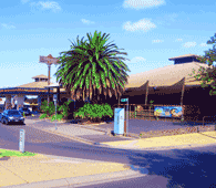 Daveys Hotel, Frankston